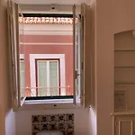 Spacious, Bright And Newly Renovated 2 Bedroom Apartment, Historical Center, Madragoa Lisboa