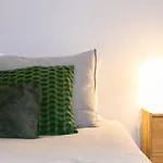 Spacious, Bright And Newly Renovated 2 Bedroom Apartment, Historical Center, Madragoa Apartamento *