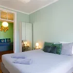 Spacious, Bright And Newly Renovated 2 Bedroom Apartment, Historical Center, Madragoa Apartamento