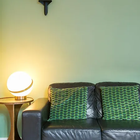 아파트 Spacious, Bright And Newly Renovated 2 Bedroom Apartment, Historical Center, Madragoa