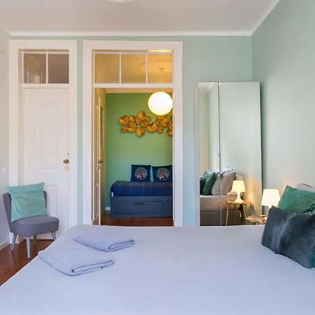 아파트 Spacious, Bright And Newly Renovated 2 Bedroom Apartment, Historical Center, Madragoa *