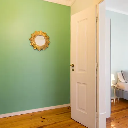 Spacious, Bright And Newly Renovated 2 Bedroom Apartment, Historical Center, Madragoa * 리스본