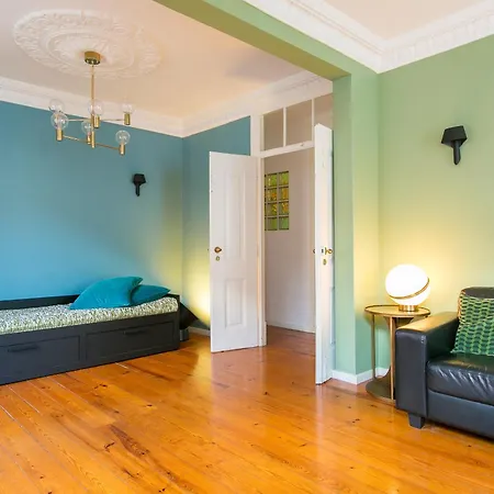 아파트 Spacious, Bright And Newly Renovated 2 Bedroom Apartment, Historical Center, Madragoa *