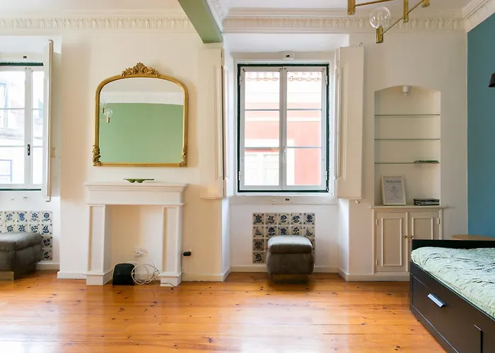 Spacious, Bright And Newly Renovated 2 Bedroom Apartment, Historical Center, Madragoa Lägenhet *
