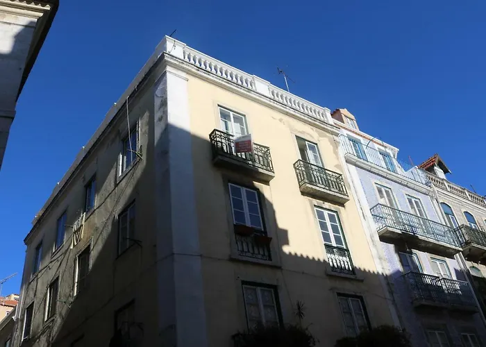 Spacious, Bright And Newly Renovated 2 Bedroom Apartment, Historical Center, Madragoa Lägenhet *