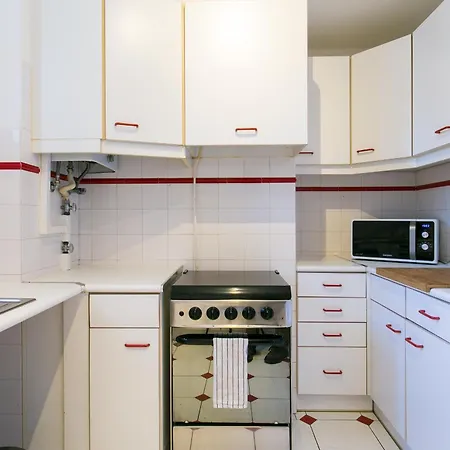 Appartement Spacious, Bright And Newly Renovated 2 Bedroom Apartment, Historical Center, Madragoa