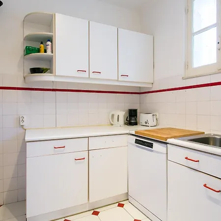 Spacious, Bright And Newly Renovated 2 Bedroom Apartment, Historical Center, Madragoa Apartment Lissabon