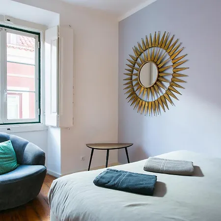 Apartment Spacious, Bright And Newly Renovated 2 Bedroom Apartment, Historical Center, Madragoa *