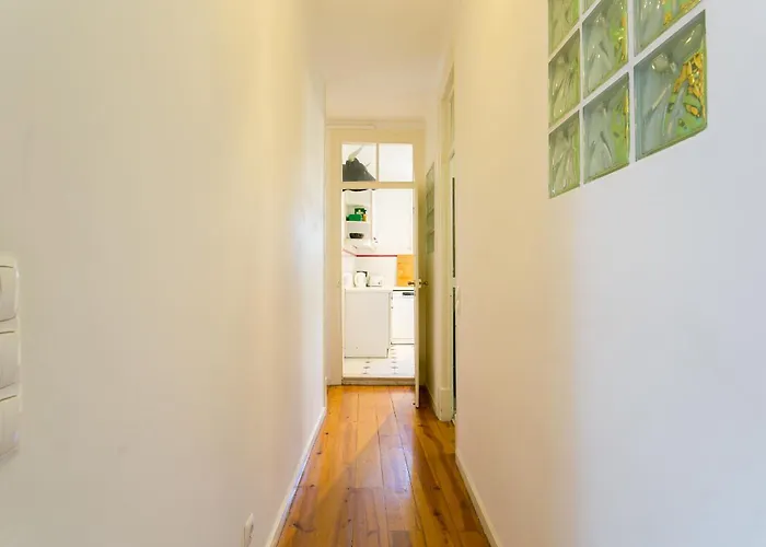 Spacious, Bright And Newly Renovated 2 Bedroom Apartment, Historical Center, Madragoa Apartmán